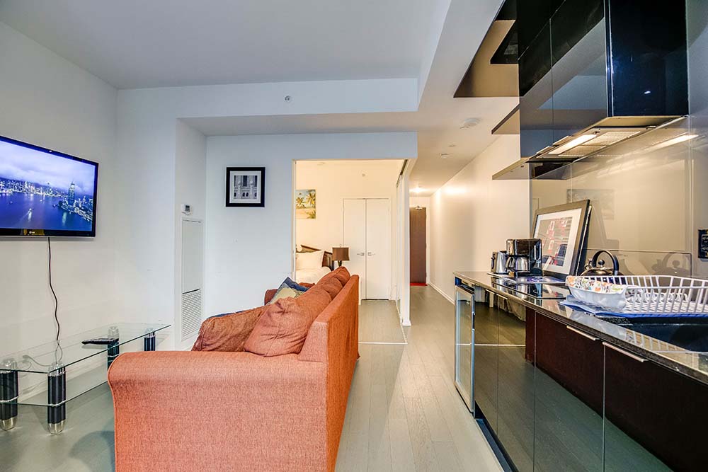 Studio Flat in Toronto by Hilton Hotel