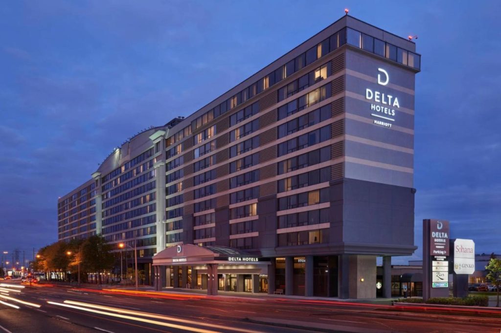 delta hotel toronto airport hotel building