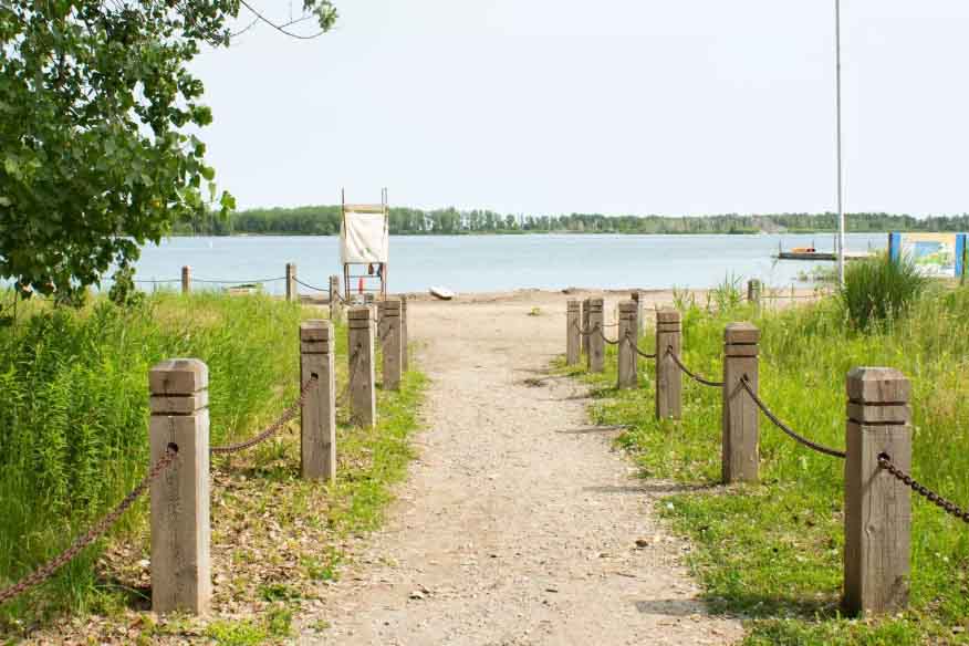 Free things to do in Toronto, trails alongside Ontario Lake