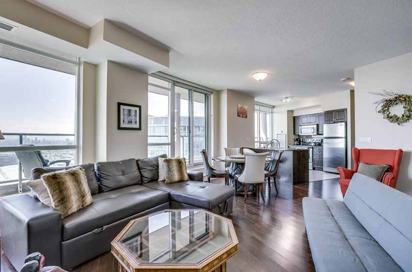 high-end 3-bedroom penthouse in Toronto 