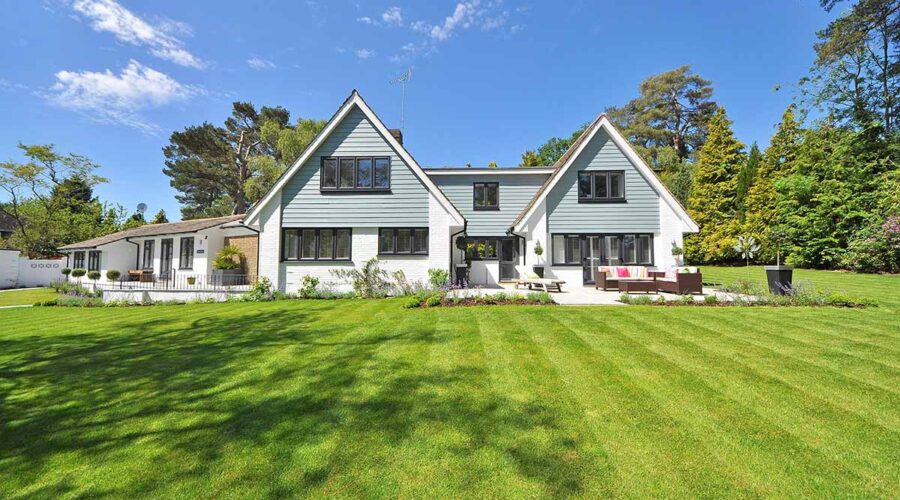 Vacation Homes vs. Investment Properties: What’s Better in Toronto’s Real Estate Market?
